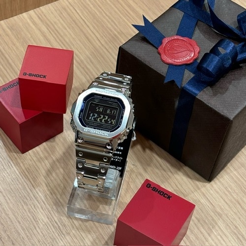 【メタル×ブルー】存在感がすごい。青が際立つフルメタルモデル*G-SHOCK