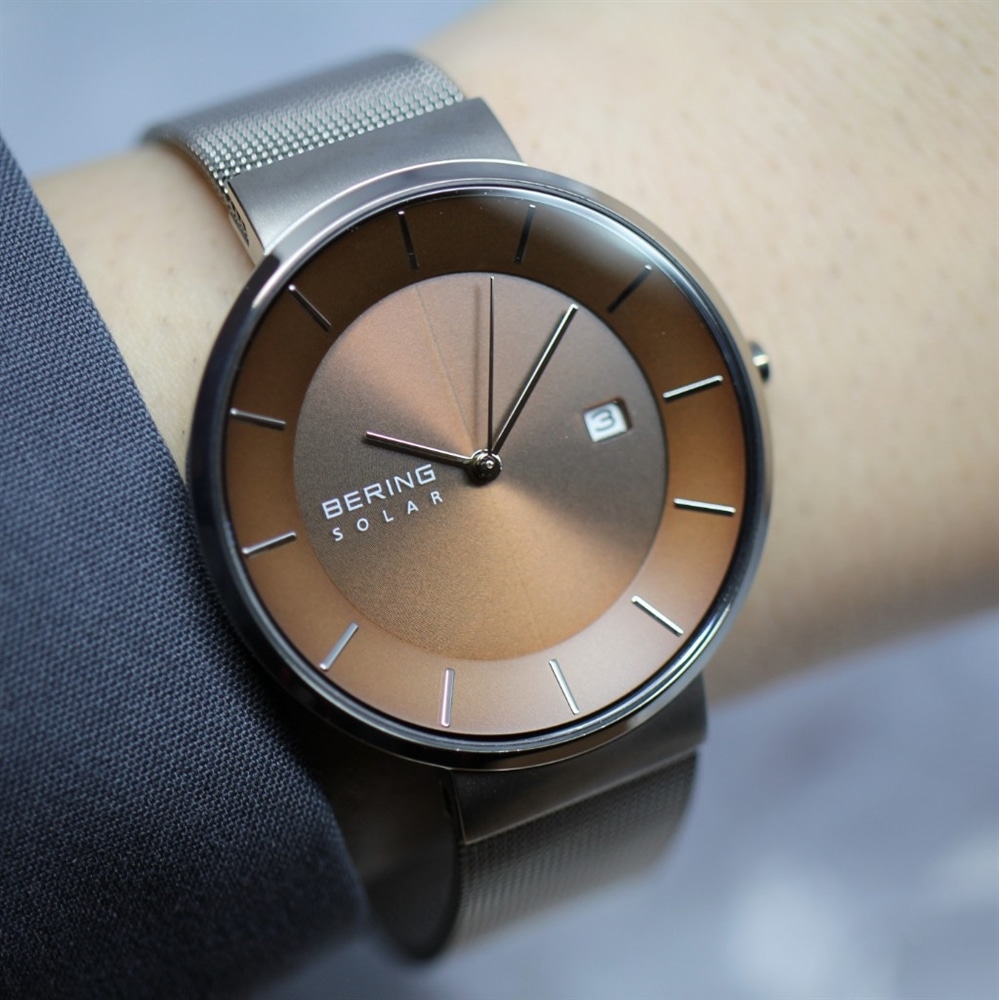 【BERING】ブラウンがオシャレなソーラー時計 14639-375-Jをご紹介