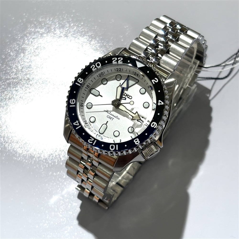 【SEIKO 5 SPORTS】爽やかさと高級感溢れるカラーリング!