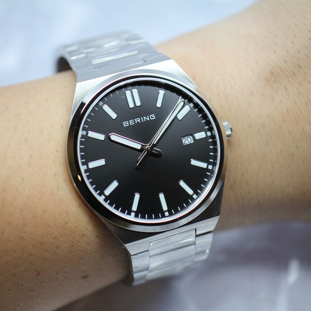 【BERING】シンプルでオシャレで薄くて実用的。新モデルが良すぎる!!(精悍なブラックダイヤル)