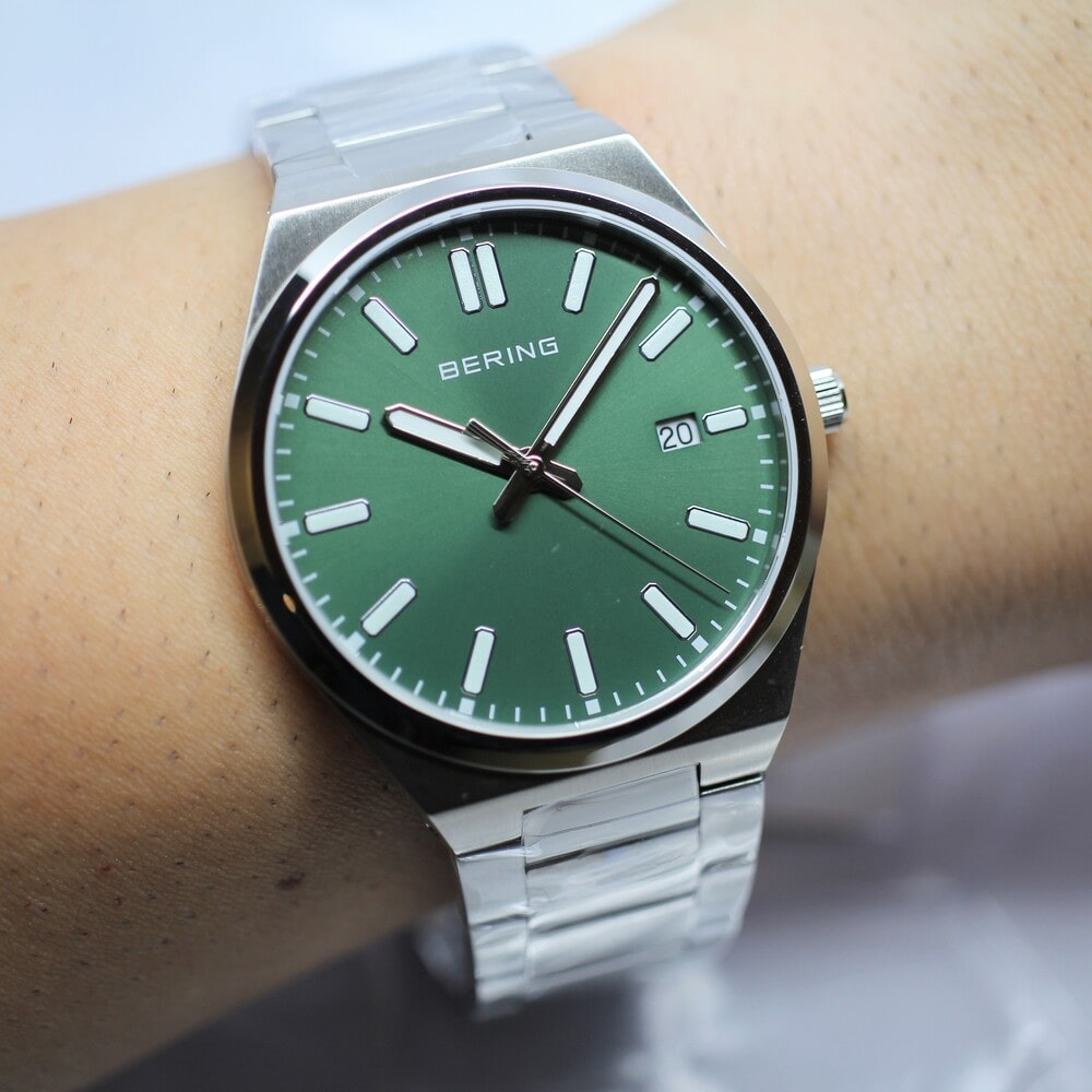 【BERING】シンプルでオシャレで薄くて実用的。新モデルが良すぎる!!(オシャレなグリーン)