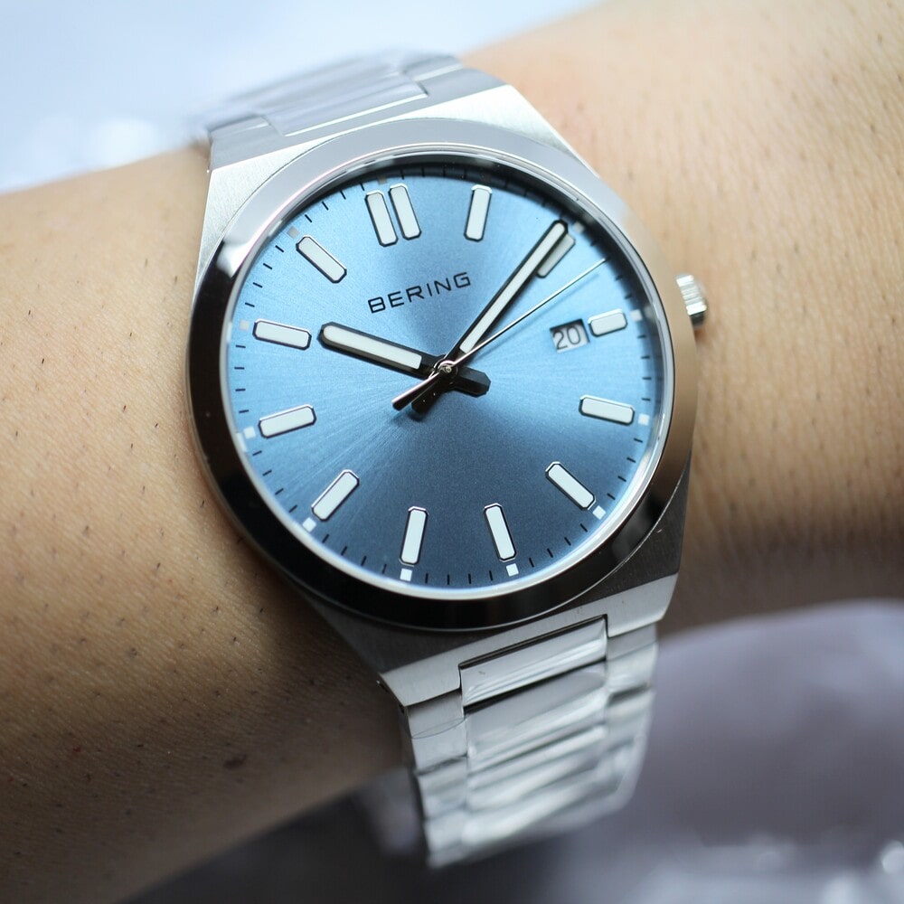 【BERING】シンプルでオシャレで薄くて実用的。新モデルが良すぎる!!(美しいアイスブルー)