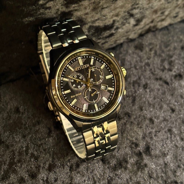 【CITIZEN COLLECTION】高級感溢れるブラック×ゴールド!エコ・ドライブ50周年記念モデル!