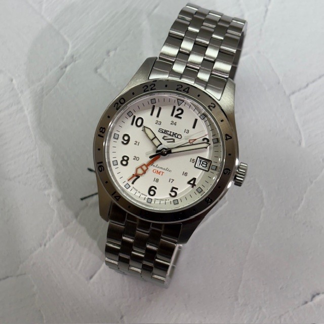 【SEIKO 5 SPORTS】日本限定カラーの流通モデル！奇跡の再入荷！！