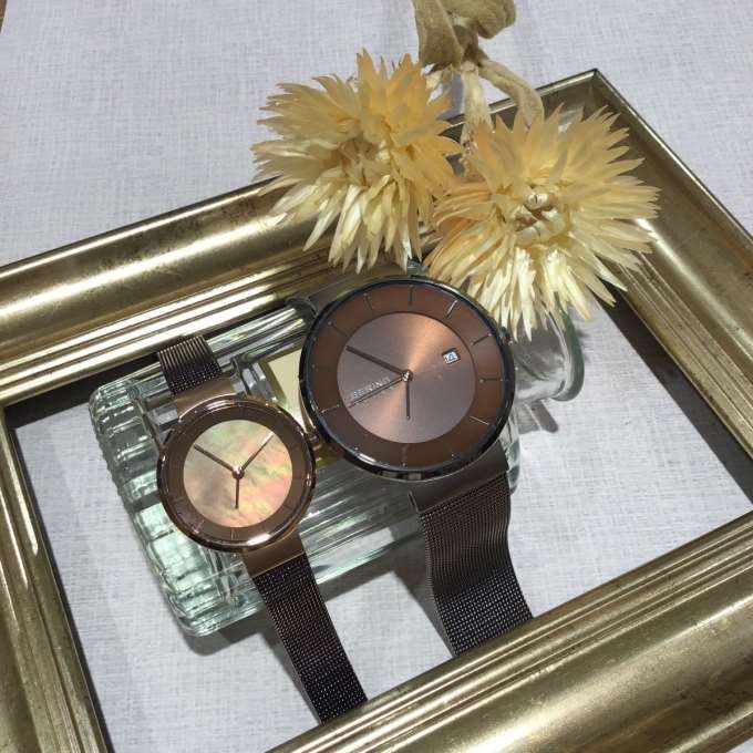 【BERING】ギフトにもペアにも!オトナ可愛いブラウンウォッチ