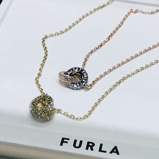 【FURLA】母の日にアクセサリーはいかが??