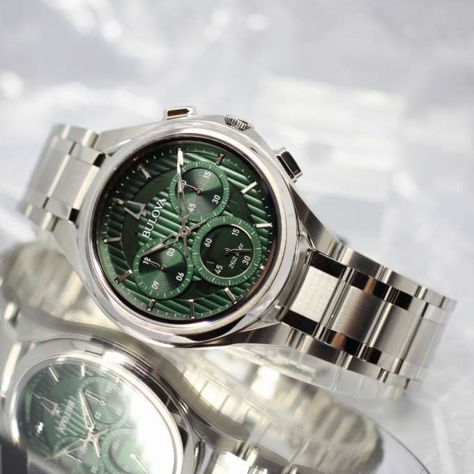 【BULOVA】メタルグリーンがカッコいい。Curv 96A297レビュー