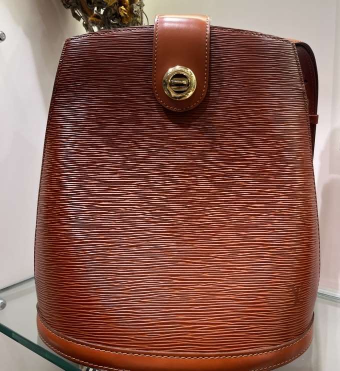 【LOUIS VUITTON】エピ クリュニーショルダーバック