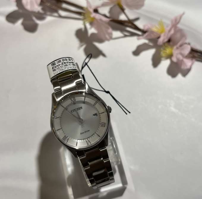 【CITIZEN COLLECTION】薄型シンプルデザインの電波時計!