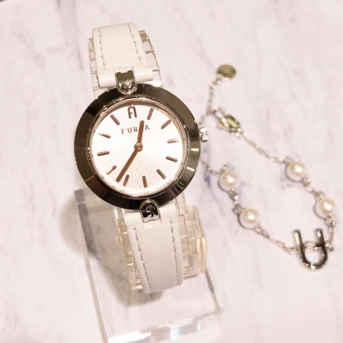【FURLA】ギフトにぴったり!数量限定で時計とアクセのセットがお得!