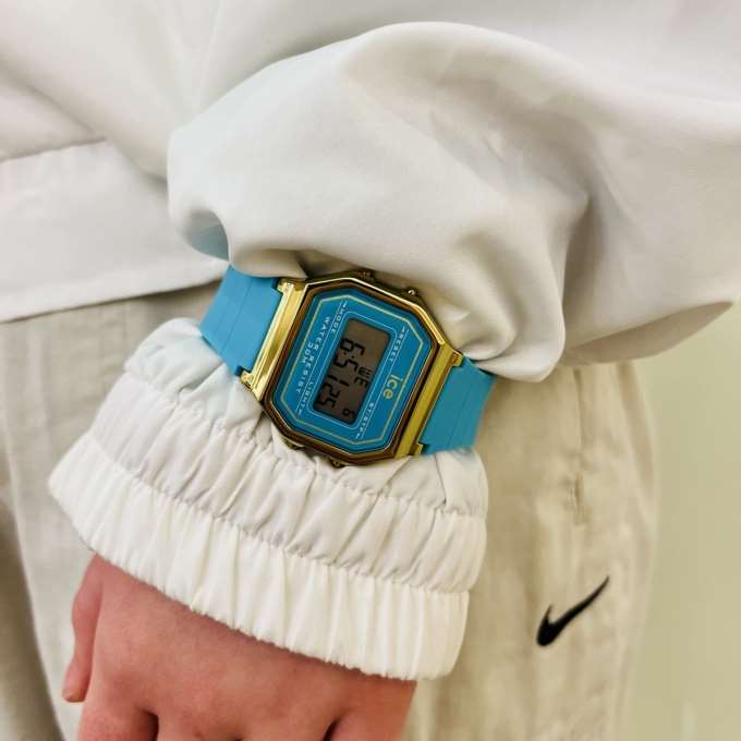 まるでカシオ!?のような【ice watch】