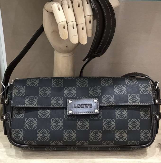 【ヴィンテージ】LOEWEバッグをご紹介!